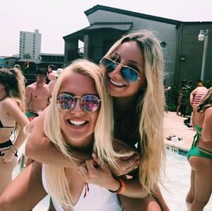 Meet your Posher, Simone